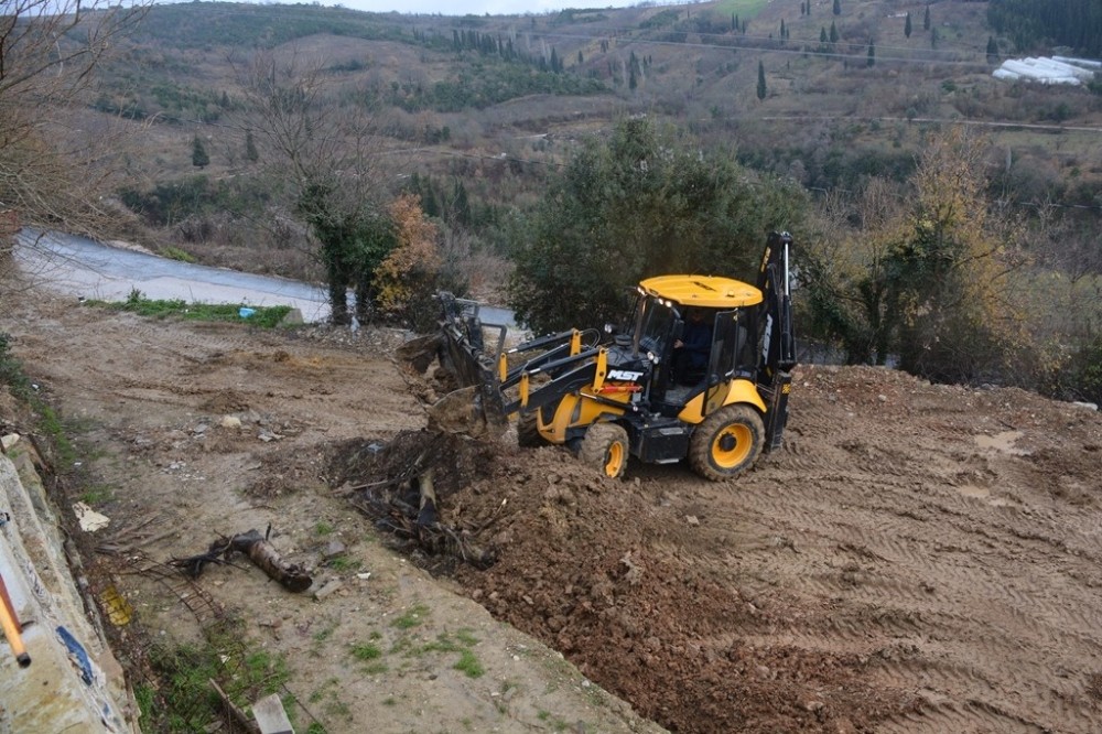 Yangın mağduru vatandaşın yardımına İzmit Belediyesi koştu 