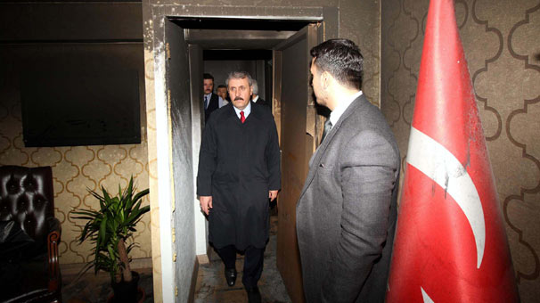 Yangın sonrası makam odasına böyle girdi