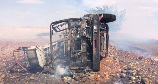 Yangına giden itfaiye aracı ateş topuna döndü