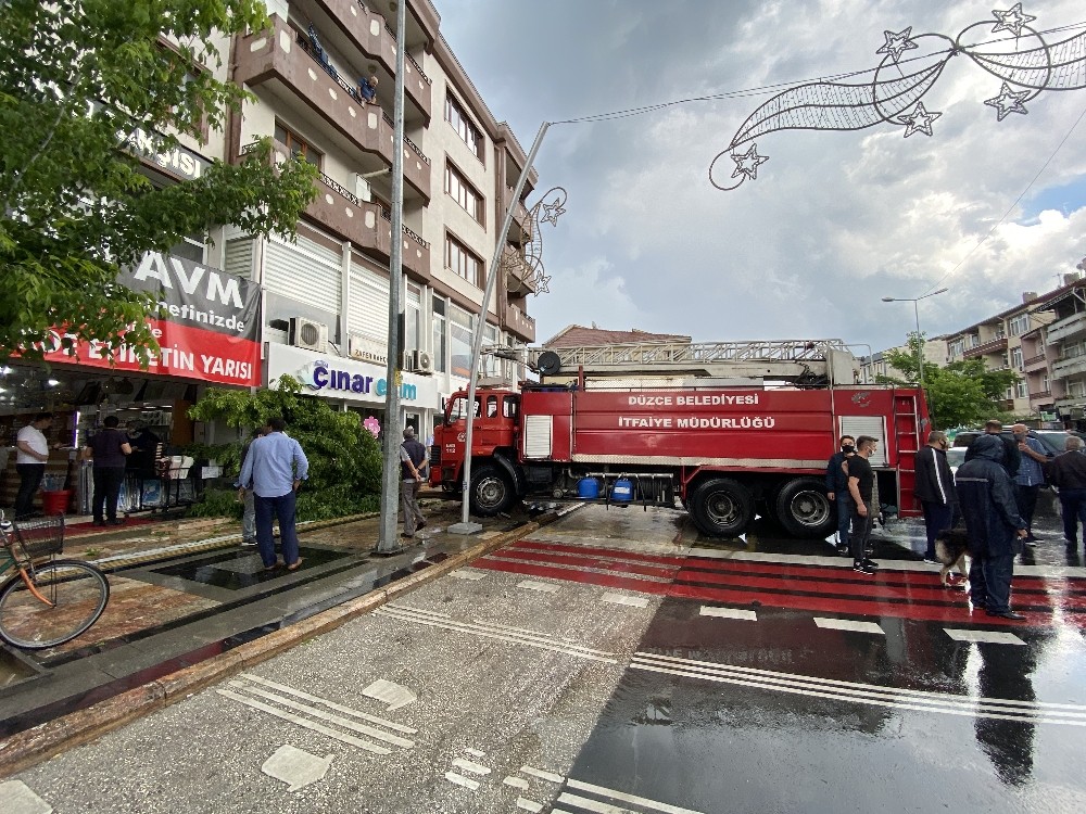 Yangına giden itfaiye aracı kaza yaptı 