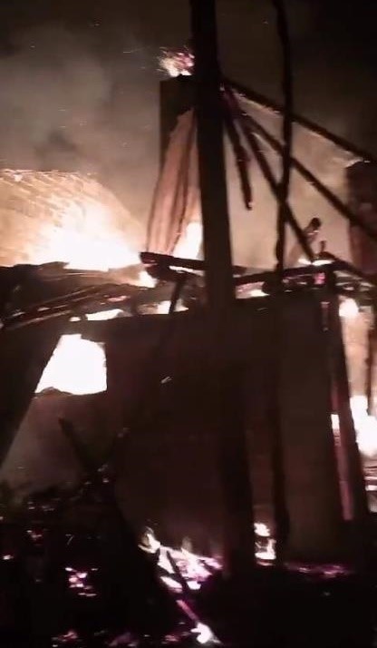 Yangına müdahale eden itfaiye ekiplerine saldırı