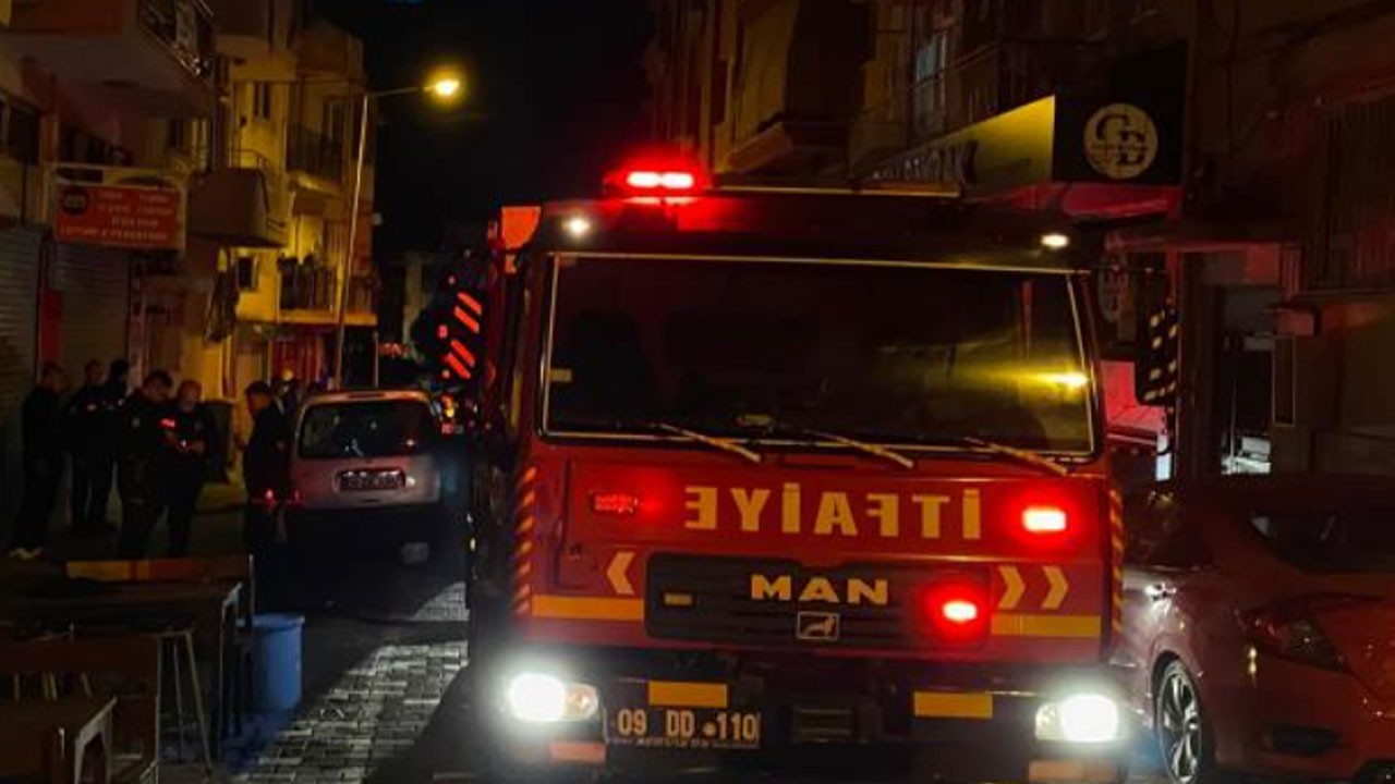 Yangında dumandan etkilenen 2 kişi hastaneye kaldırıldı