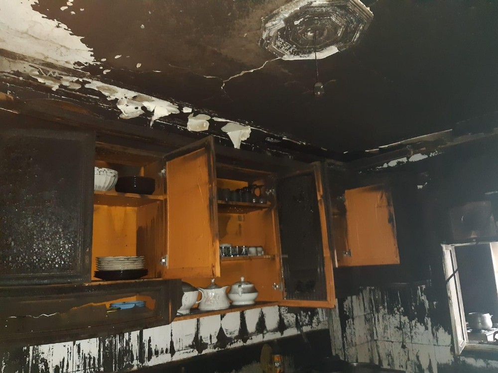 Yangında evleri kullanılamaz hale gelen aileye Başkan Beyoğlu sahip çıktı 