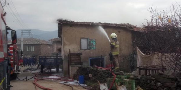 Yangından kaçarken kabloya takılarak düşen yaşlı kadın öldü