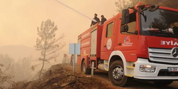 Yangının söndürüldüğü Manavgat'ta soğutma çalışmaları sürüyor