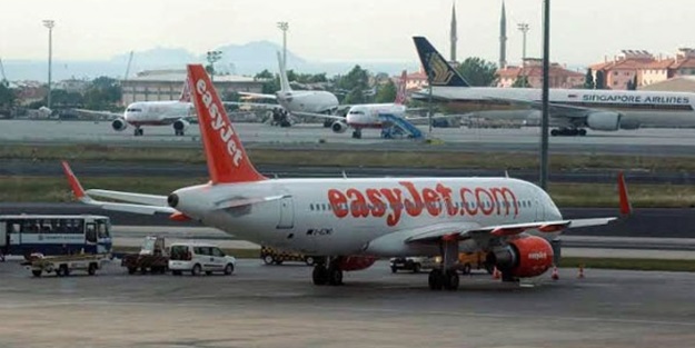 Yanık kokusu acil iniş yaptırdı