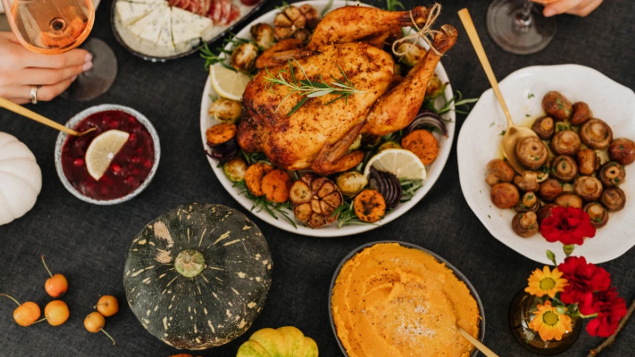 Uzman isim altın tavsiye verdi: Yanlış sırayla yemek yiyorsanız kilo vermeniz zorlaşabilir