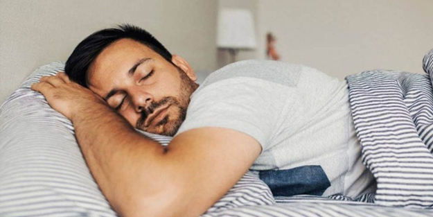 Yanlış uyku pozisyonu çok tehlikeli!