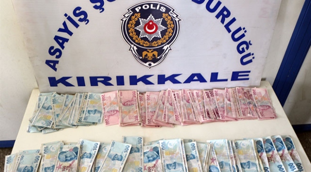 Yanlışlıkla çöpe atılan 40 bin lirayı polis buldu