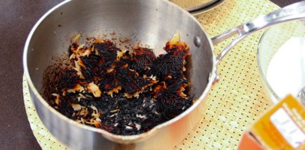 Yanmış tencereniz mi var? Bu yöntem tam size göre… Sadece 2 malzeme ile anında kurtulun