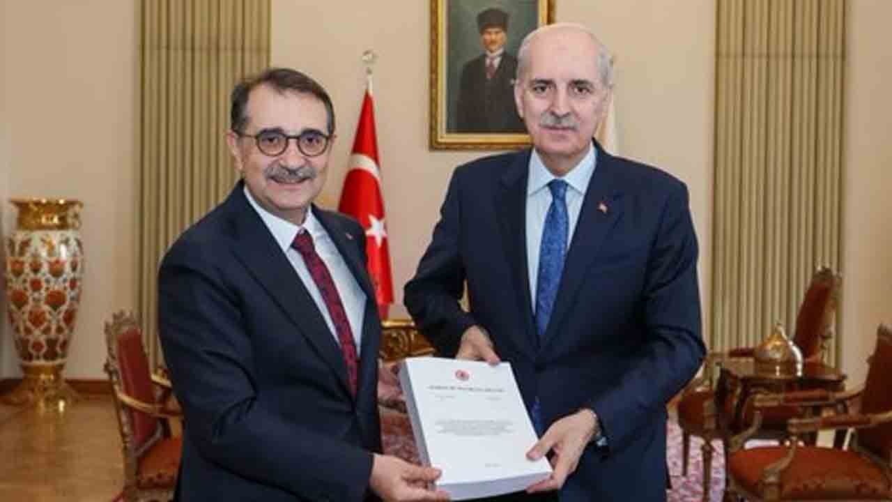 Yapay zeka raporu TBMM’ye sunuldu: Komisyon üyelerini Kurtulmuş kabul etti