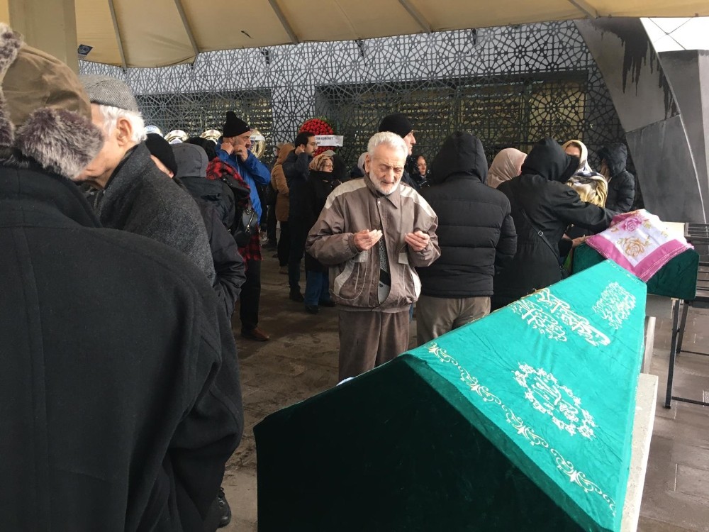 Yapımcı ve yönetmen Tunca Yönder son yolculuğuna uğurlandı 