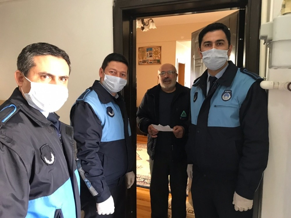Yapmak istediği bağışı Zabıta ekipleriyle bankaya yolladı 