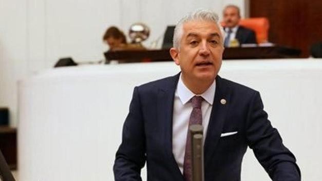 Yaprak dökümü sürüyor! Bir vekil daha CHP’den istifa etti