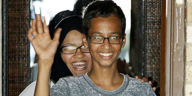 Yaptığı saat, bomba sanılan A. Muhammed okulundan ayrıldı