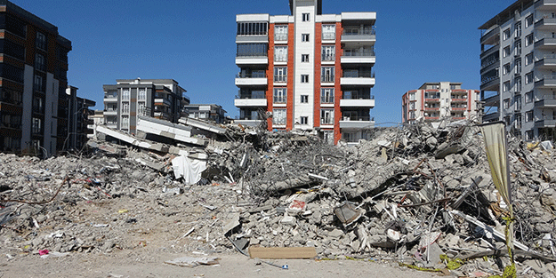 Yaptığı site onlarca kişiye mezar olmuştu! O müteahhit de tutuklandı