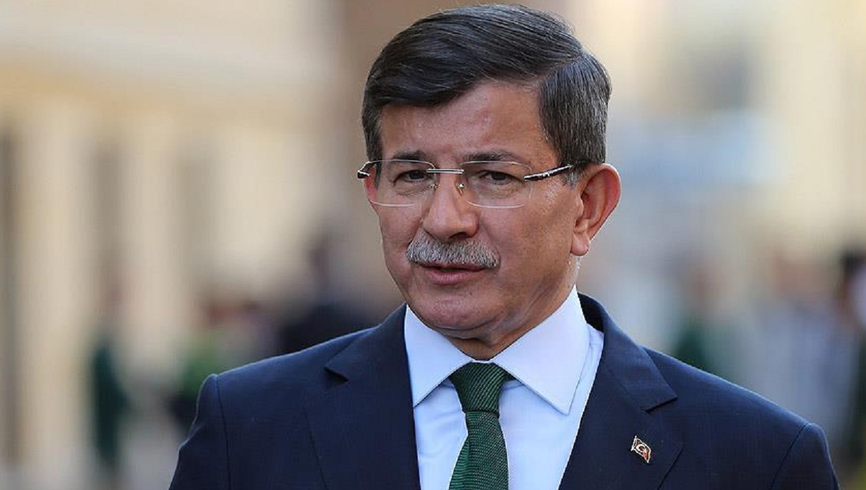 Yaptığın açıklamaları mı yüzüne vuralım? Yüreğin varsa çık söyle Davutoğlu