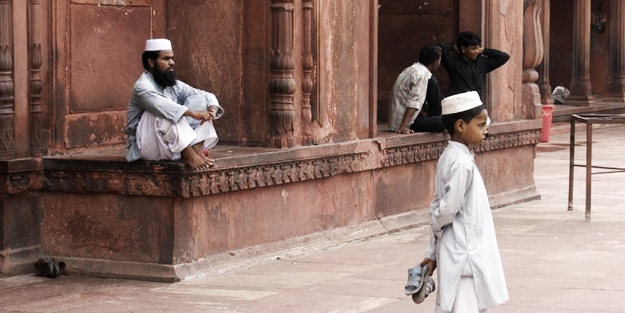 Yaptıklarına inanamayacaksınız! O bölge İslam karşıtlığının zirvesi!