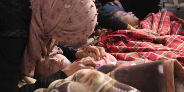 'Yaralıları uyuşturmadan tedavi etmek zorunda kalıyoruz!'