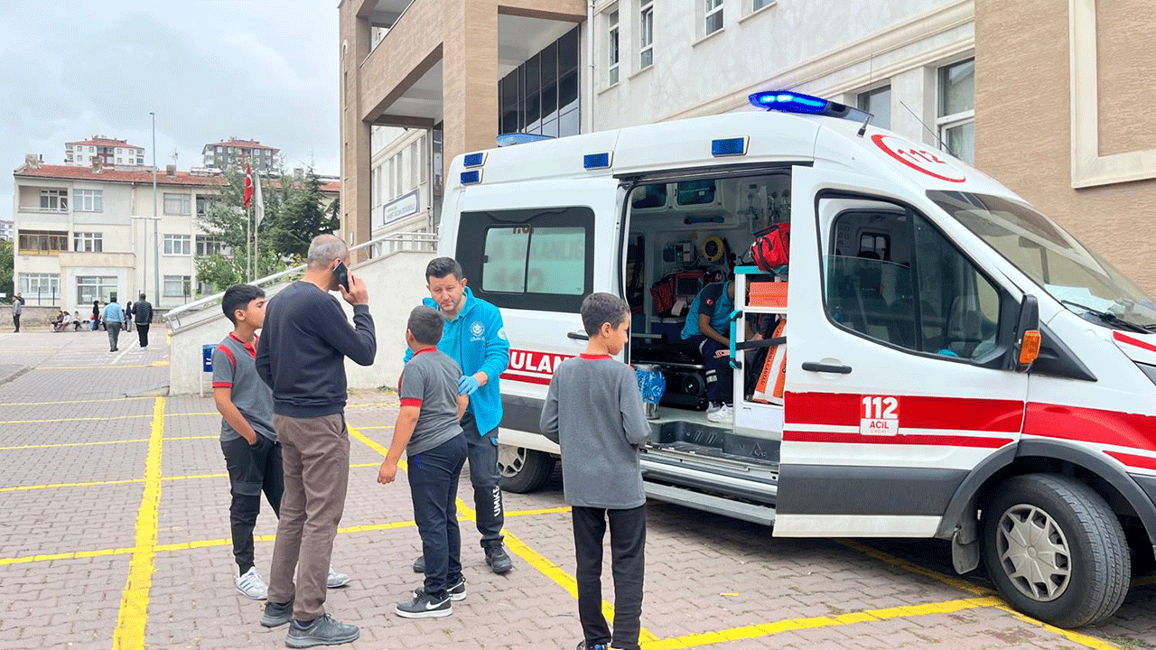 Yaramaz öğrenci okulu birbirine kattı