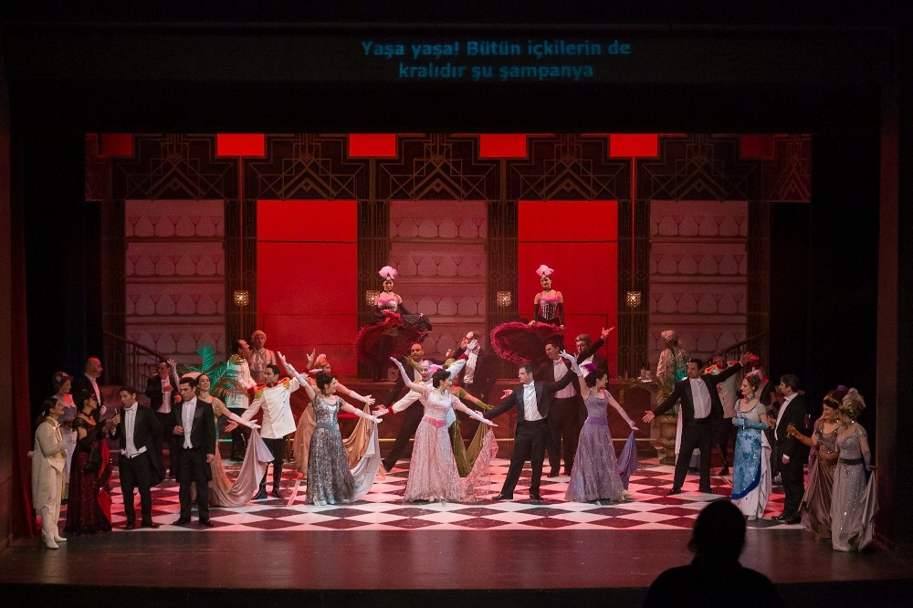 “Yarasa Opereti” büyük beğeni topladı 