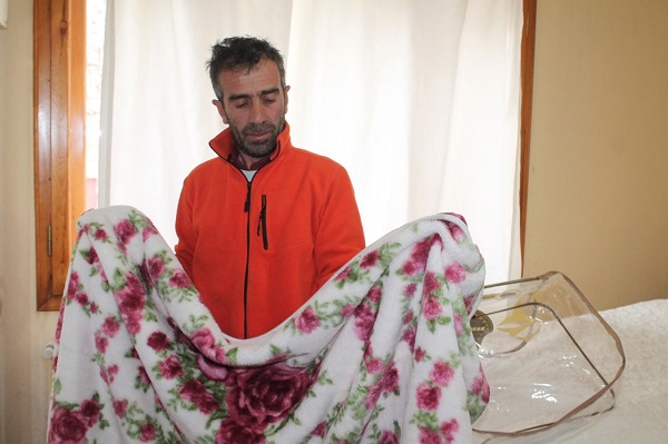 Yardım etmek isterken mağdur oldu