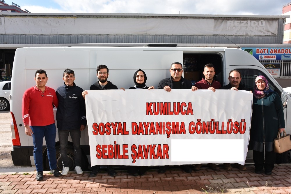 Yardım gönüllüsü depremzedelere 2 minibüs eşya gönderdi 