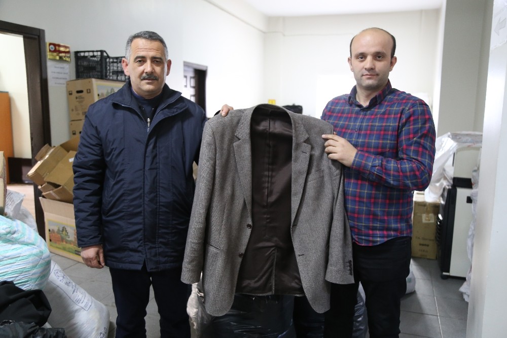 Yardım kampanyası için gönderilen ceketten 10 bin lira çıktı 
