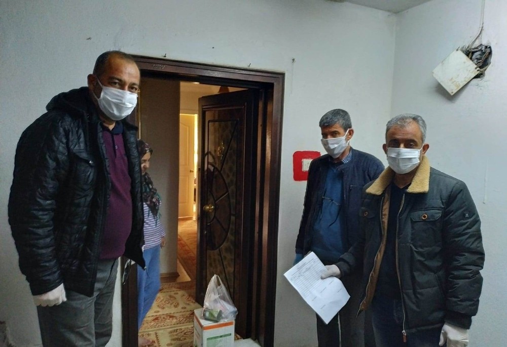 Yardım kolileri adreslere teslim ediliyor 