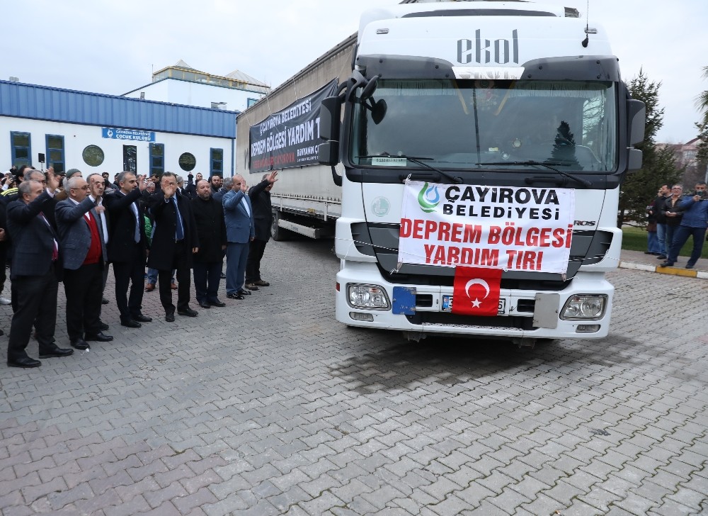Yardım tırı Çayırova’dan dualarla uğrandı 