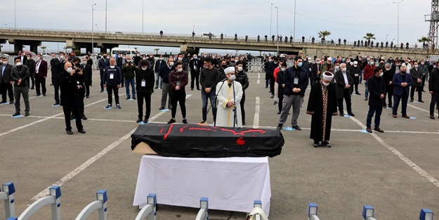 Yardımcısı, Haydar Baş'ın cenazesinin üzerine örtülen siyah örtünün sırrını anlattı