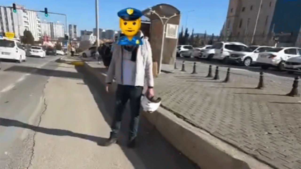 Yardımsever motorcu neye uğradığını şaşırdı! Yardım ettiği kişi polis çıkınca olanlar oldu