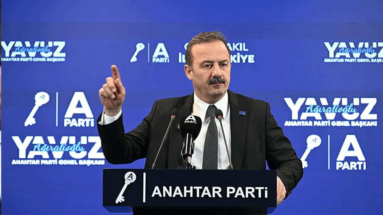 Yargı darbecisi trollerin dilini Ağıralioğlu da kaptı! Düne kadar Cumhurbaşkanı'na "diktatör ve darbeci" iftiraları atanlar şaibeli CHP kurultayını iptal eden mahkeme kararına karşı "demokrasi" havariliğine soyundu!