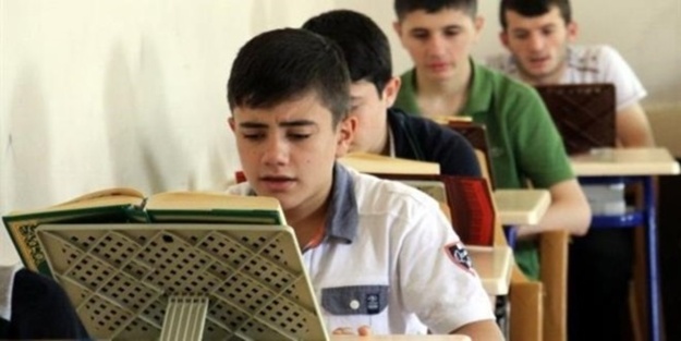 Yarım asırdır 'Kuran bülbüllerini' yetiştiriyor