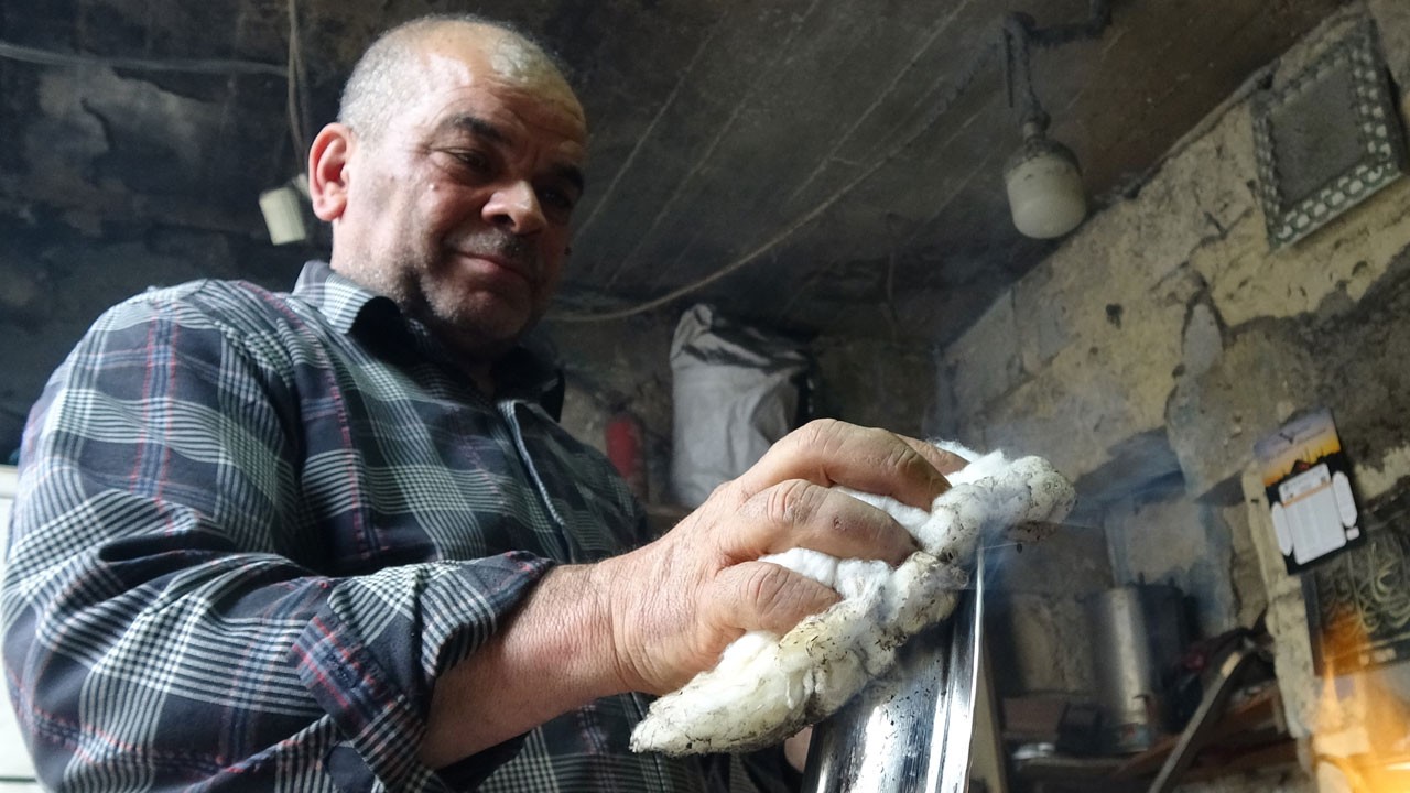 Yarım asırlık emek! 7 yaşında başladı teknolojiye karşı direniyor