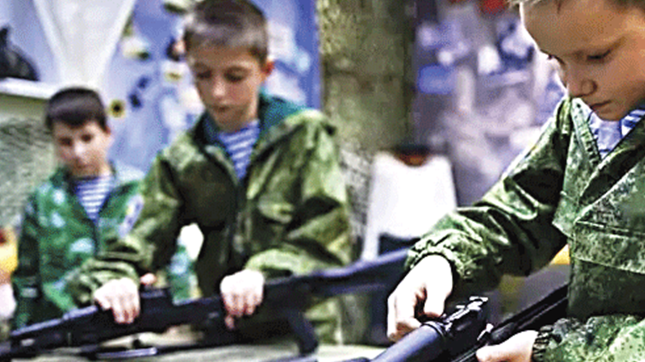 Yarımada’daki ilkokullarda 260 harbiye sınıfı açtılar! Rusya, Kırımlı çocukları devşiriyor