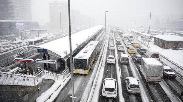 Yarın metrobüs otobüs Marmaray metro çalışacak mı? 10-11 Mart otobüs metro metrobüs sefer saatleri: