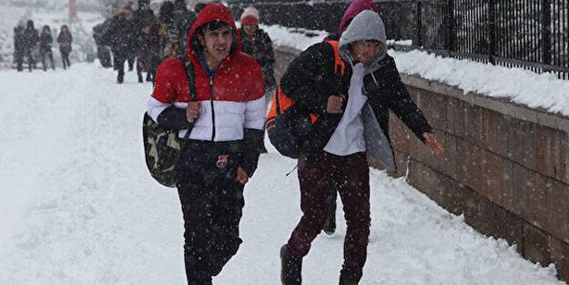 Yarın okullar tatil mi Sakarya 21 Mart Pazartesi? Sakarya'da yarın okullar tatil mi Valilikten son dakika açıklaması geldi mi?