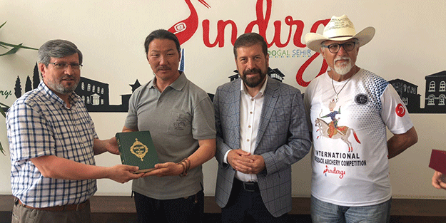 Yarışma için Türkiye’ye geldi, Müslüman oldu