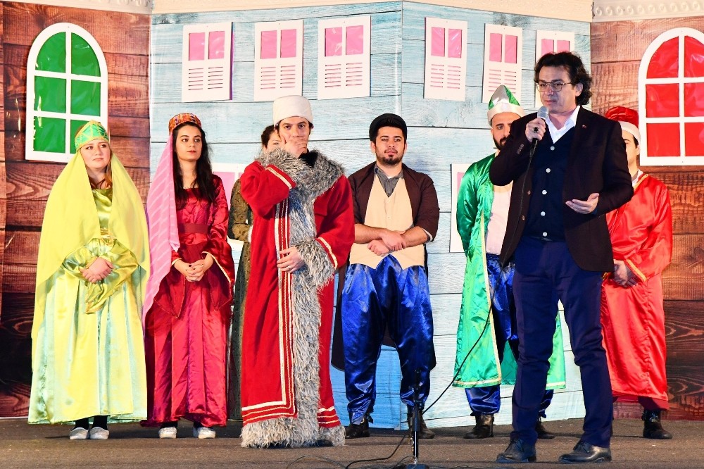 Yarıyıl tatilinin son gününde çocuklar için moral tiyatrosu 