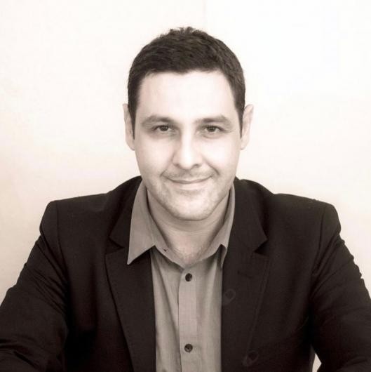 Yaş ilerlemesi cildi sarkıtıyor 