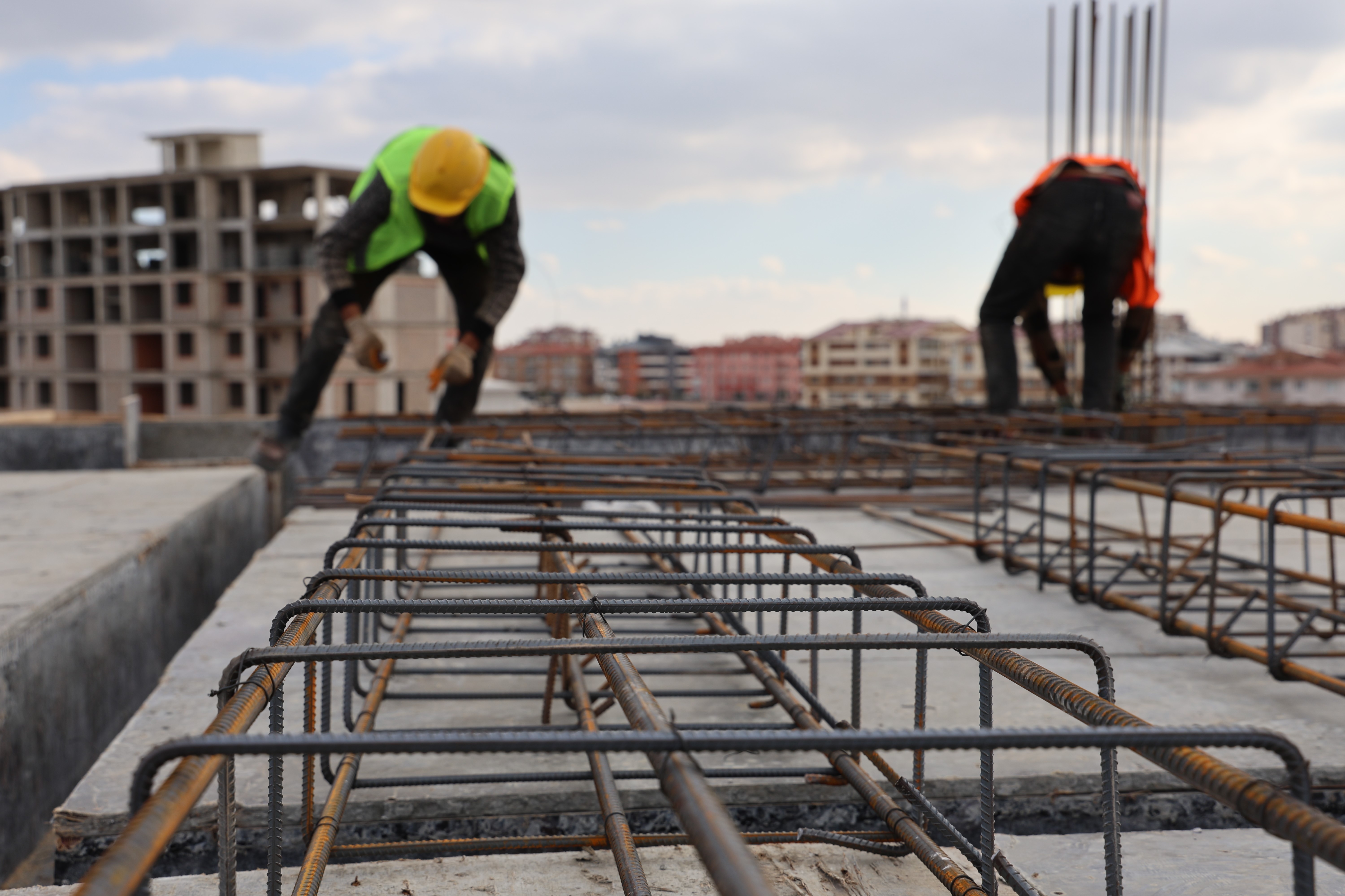 Yaş ortalaması giderek yükseliyor! İnşaat sektöründe büyük tehlike