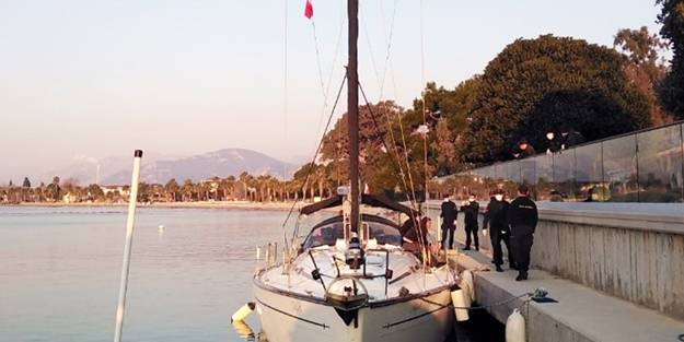 Yasa dışı geçiş yapmaya çalışan 111 göçmen yakalandı