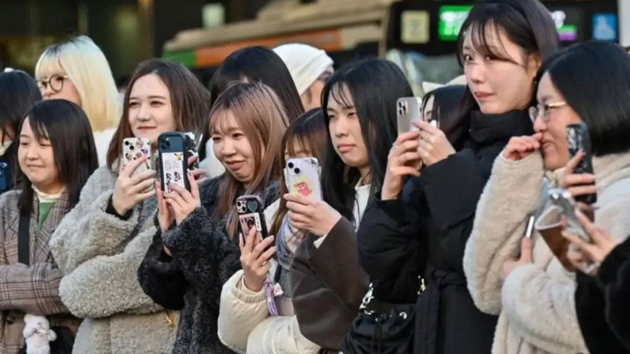 Yasa onaylandı! Japonya akıllı telefon kullanımını 2 saatle sınırladı