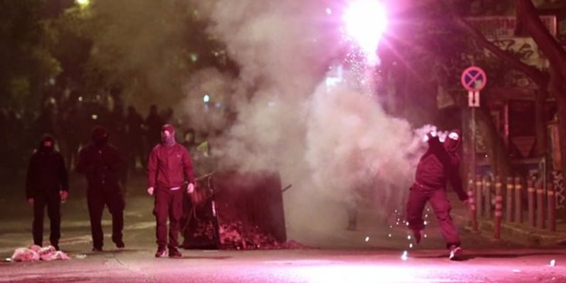 Yasa paketi meclisten geçti, ülke karıştı!