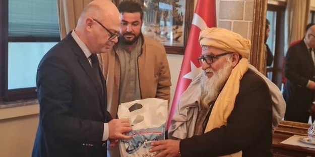 Yaşadıkları zorluklara rağmen, Afganistan Kızılay'ı Türkiye'ye nakdi yardım yaptı...