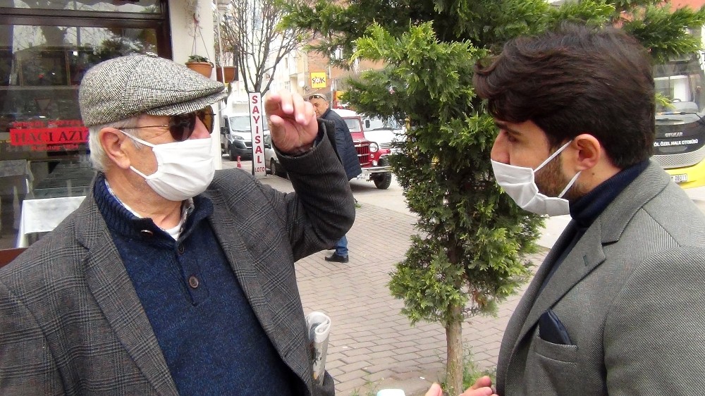 Yasağa rağmen 65 yaş üstü bazı vatandaşlar sokakta geziyor 