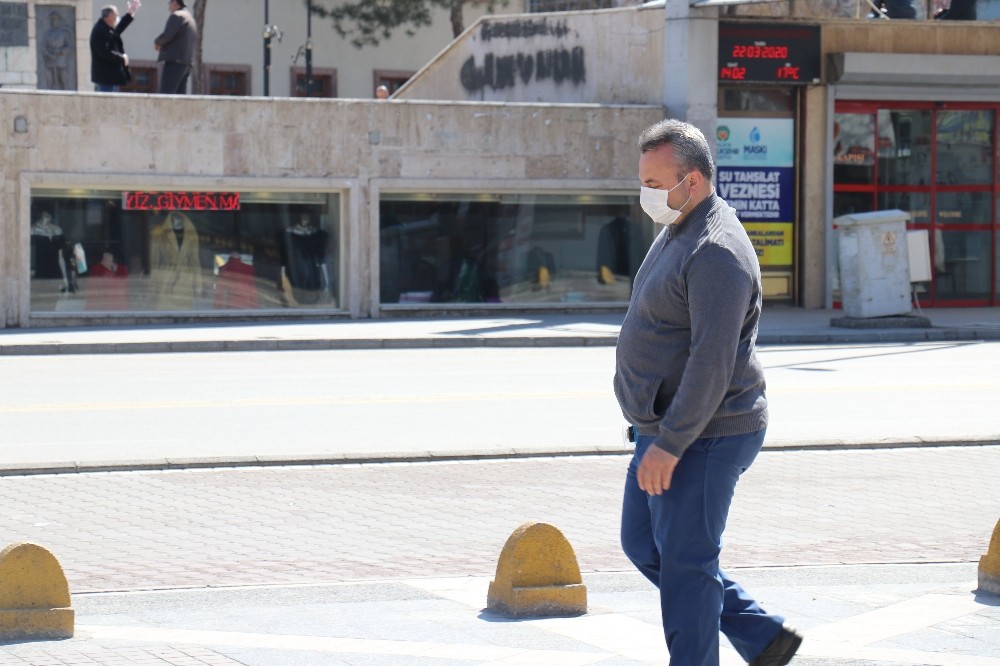 Yasağa uymayan yaşlıların bahanesi alışveriş 