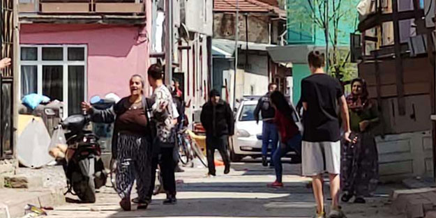 Yasağı çiğneyip sokakta kavga ettiler! Öyle bir ceza verildi ki...