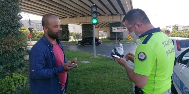 Yasağı delip trafik kazasına karıştı, bakın cezadan yırtmak için ne yaptı